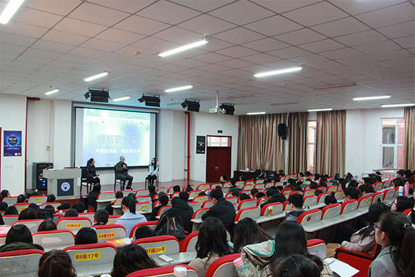 公司邀请“晓明研究室”走进公司与同学面对面